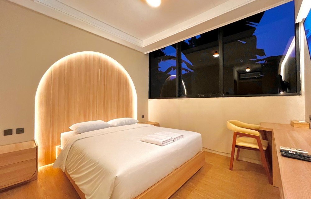 Second Floor Queen Room